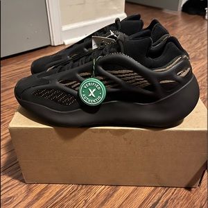 COPY - Adidas Yeezy700 9.5 men fits like a 9men Black brand new never worn